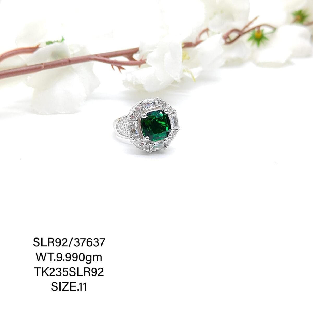 Stunning Green Stone Ladies Ring in Sterling Silver 925