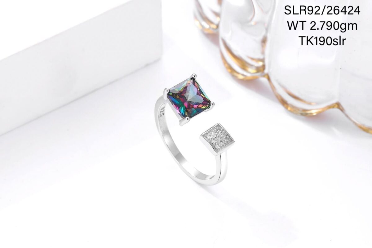 Striking square stone Ladies Ring in Sterling Silver 925 - Image 1