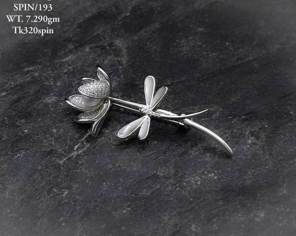Elegant Dragonfly Brooch in Pure Silver 925 BIS Hallmarked - Image 1