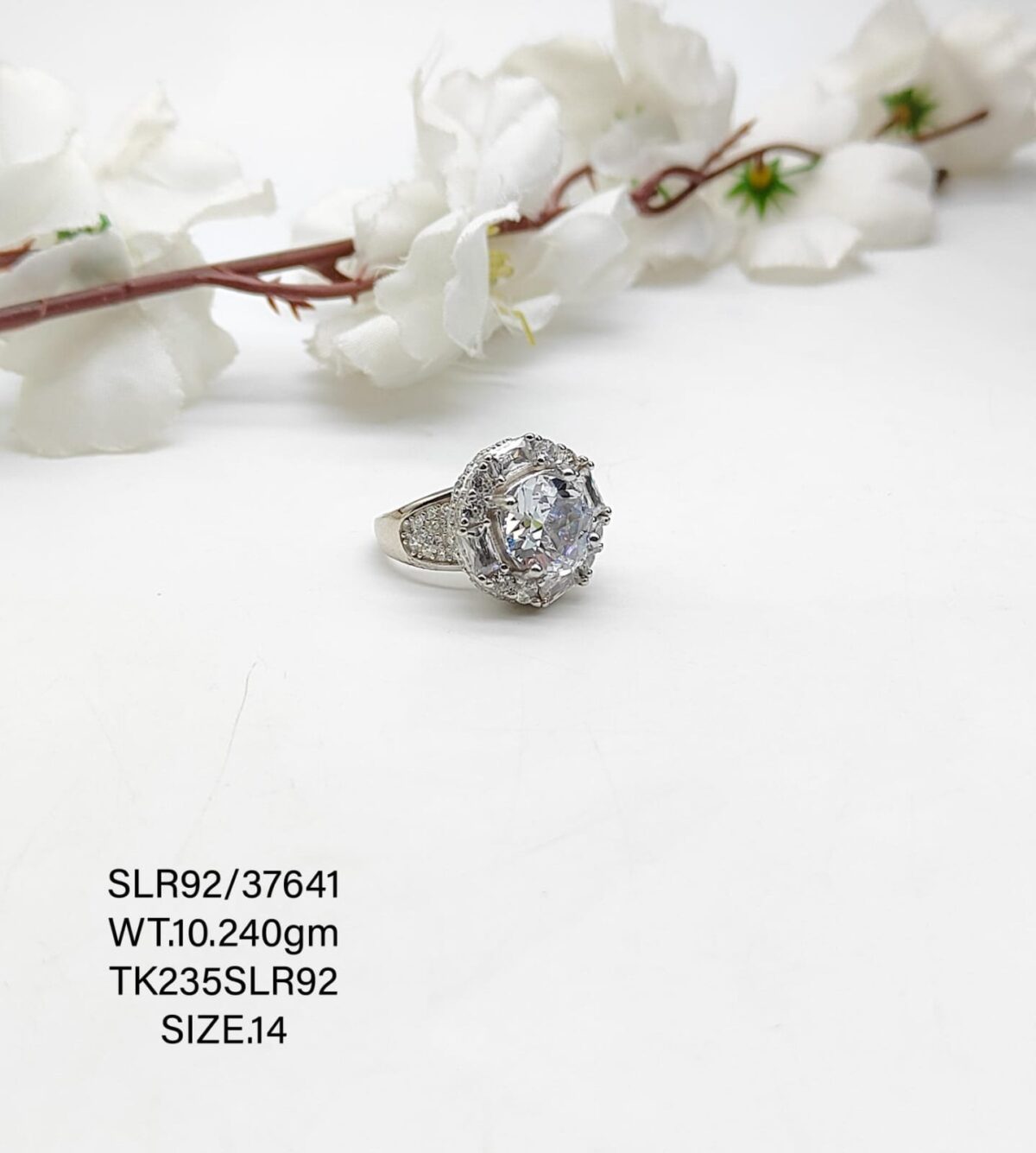 Stunning white Stone Ladies Ring in Sterling Silver 925