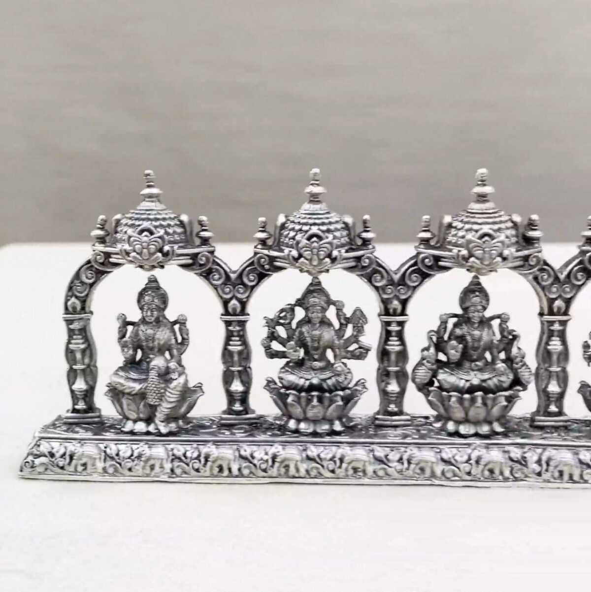 Ashtalakshmi Straight Arch Pure Silver Idol - Image 2