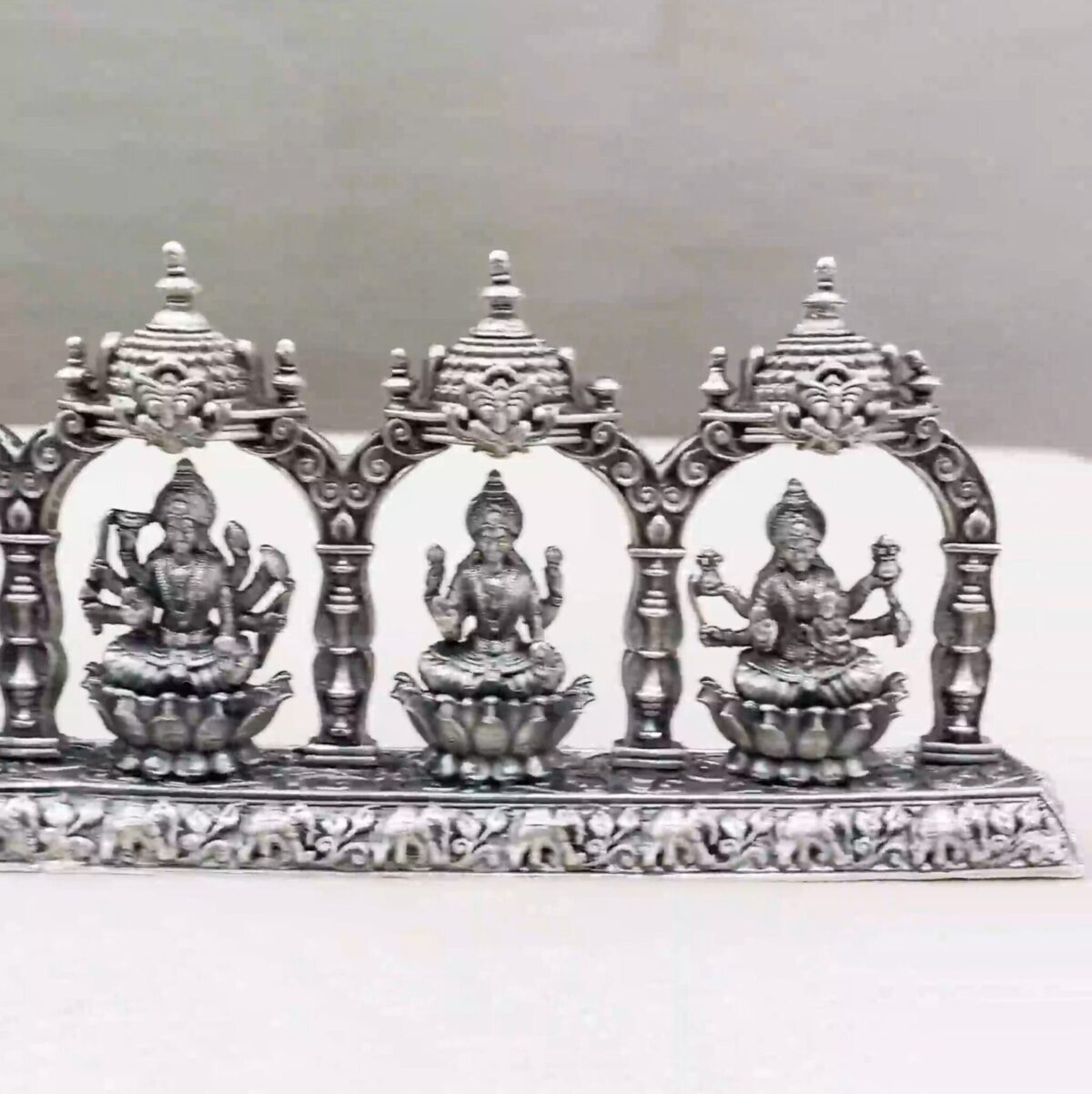 Ashtalakshmi Straight Arch Pure Silver Idol - Image 4