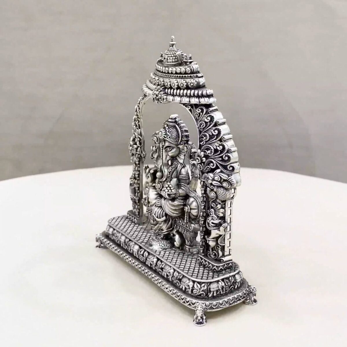Peetam Ganesh Big Arch Pure Silver Idol - Image 3