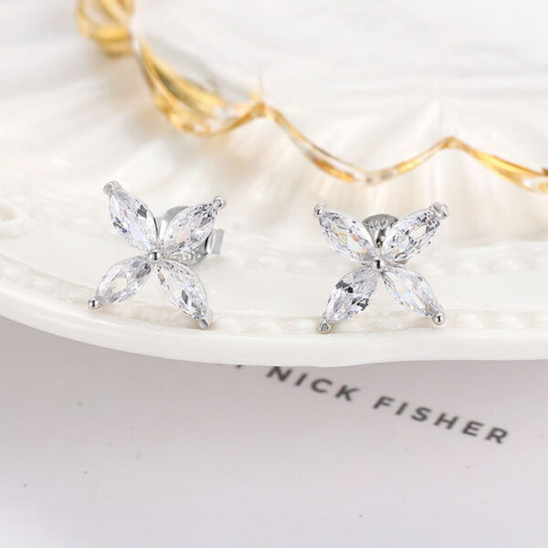 AAFREEN EARRINGS (STYLE 25956)